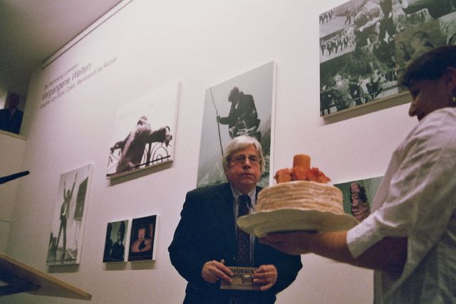 70. Geburtstag, Bild: Ausstellung "Lustmarsch durchs Theoriegelände", Von der Heydt-Museum, Wuppertal, 2.06.2006.