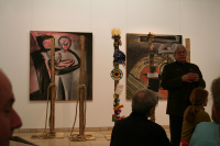 "Mater dolorosa" (rechts); "Alle Schwestern werden Brüder" (links)