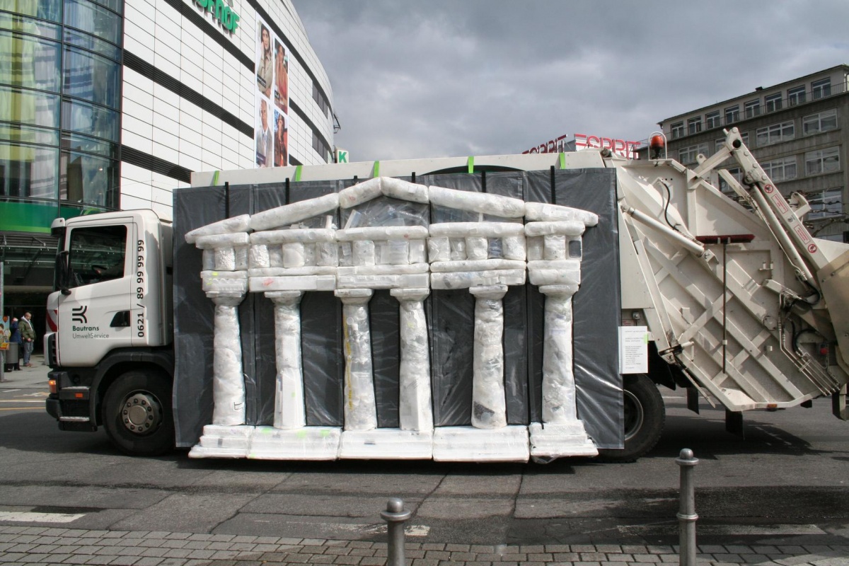 Tempel des göttlichen Mülls, Lustmarschexpedition, Bild: Lustmarsch, II.8, S. 252 © QART, Stefanie Hierholzer und Ulrich Klaus.