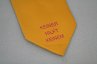 Zierde des Adamsapfels oder Halsschmmuck für Theologen