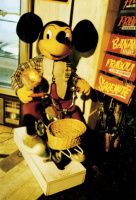 Spielzeugsammlung aus der Vorbereitung zur Ausstellung "Wa(h)re Kunst"