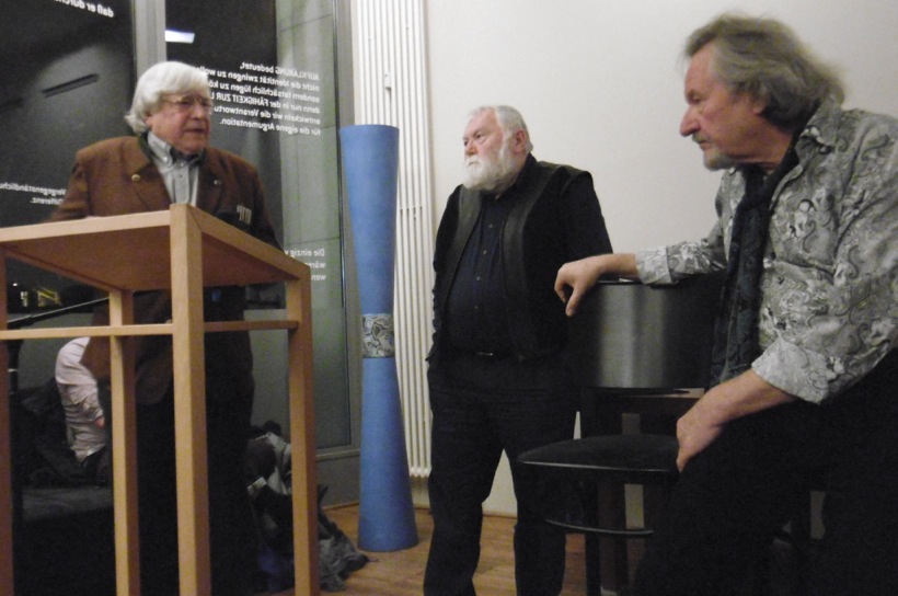 Das Lachen der Täter. Eine Befragung in ernsten Zeiten, Bild: Bazon Brock, Klaus Theweleit, Lenz Prütting. Denkerei Berlin, 19.11.2015.