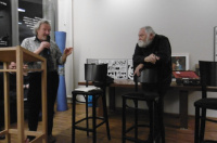 Das Lachen der Täter. Eine Befragung in ernsten Zeiten